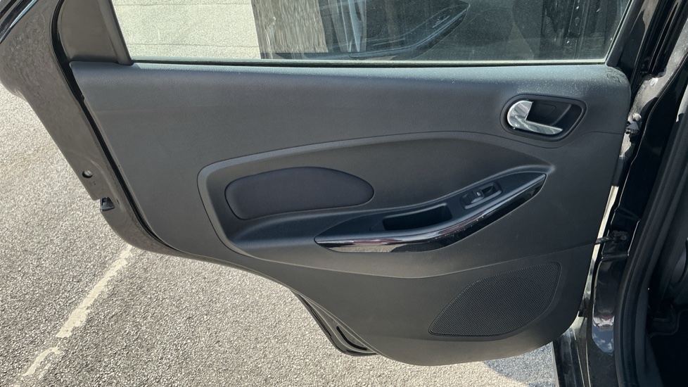 Ford KA+ 1.2 Zetec 5dr Petrol Hatchback - Image 34