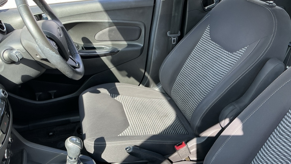 Ford KA+ 1.2 Zetec 5dr Petrol Hatchback - Image 37