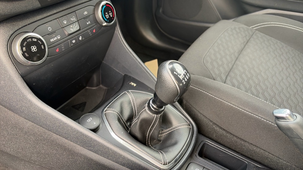 Ford Fiesta 1.0 EcoBoost Titanium 5dr Petrol Hatchback - Image 13