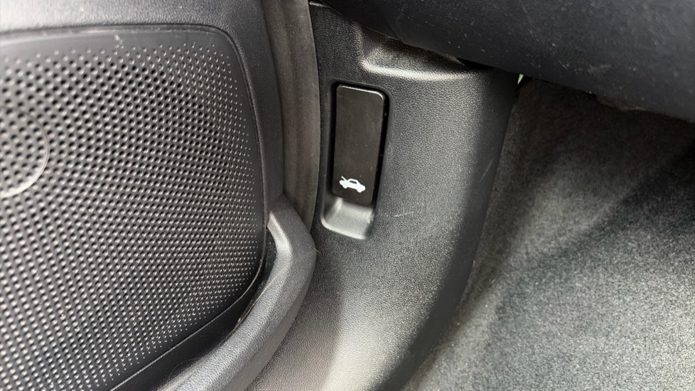 Ford Fiesta 1.0 EcoBoost Titanium 5dr Petrol Hatchback - Image 36