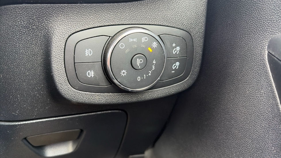 Ford Fiesta 1.0 EcoBoost Titanium 5dr Petrol Hatchback - Image 37