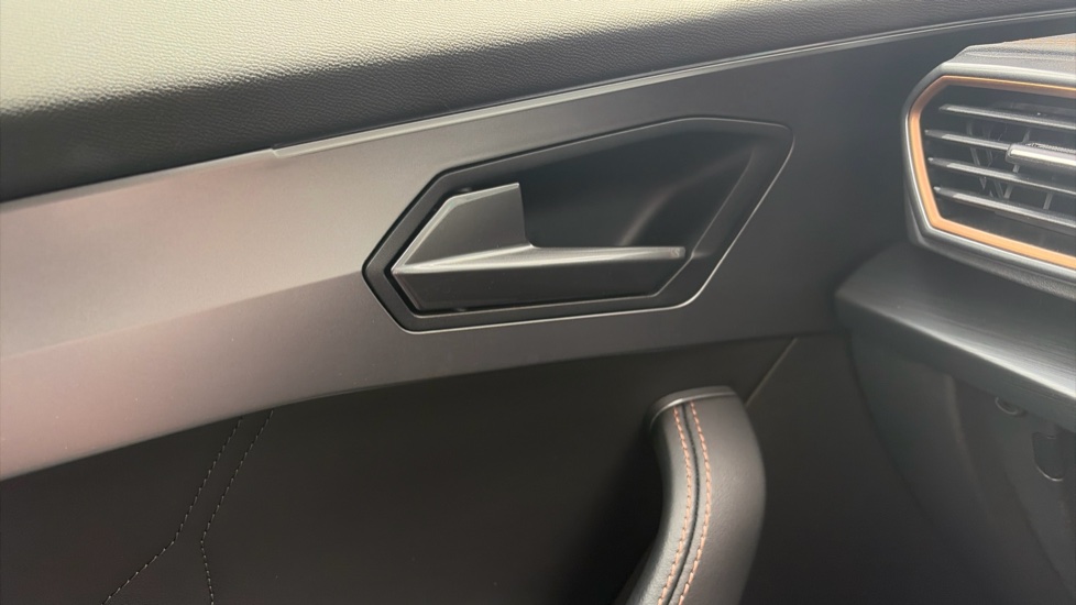 CUPRA Formentor 1.5 TSI 150 V2 5dr DSG Petrol Estate - Image 38