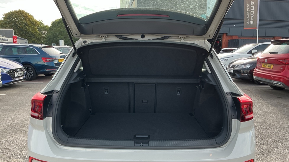 Volkswagen T-Roc 1.5 TSI Life 5dr Petrol Hatchback - Image 4
