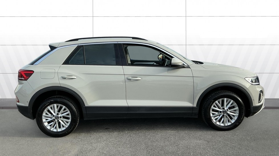 Volkswagen T-Roc 1.5 TSI Life 5dr Petrol Hatchback - Image 5