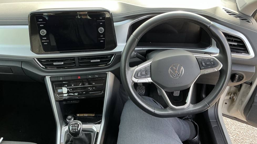 Volkswagen T-Roc 1.5 TSI Life 5dr Petrol Hatchback - Image 10