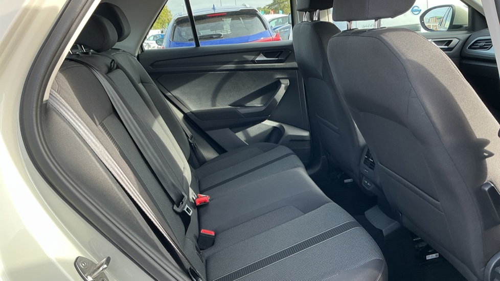 Volkswagen T-Roc 1.5 TSI Life 5dr Petrol Hatchback - Image 16