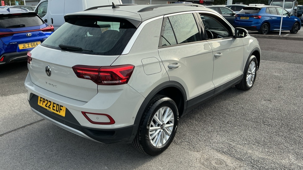 Volkswagen T-Roc 1.5 TSI Life 5dr Petrol Hatchback - Image 23