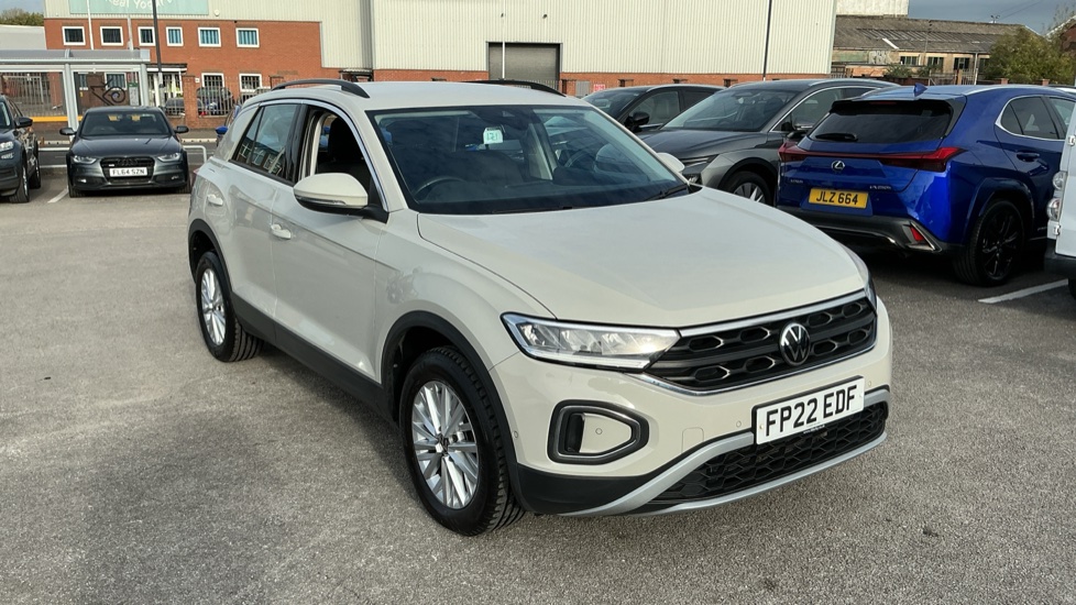 Volkswagen T-Roc 1.5 TSI Life 5dr Petrol Hatchback - Image 24