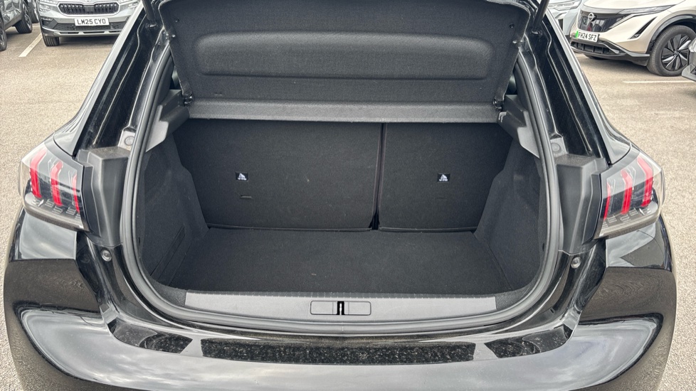 Peugeot 208 1.2 PureTech 100 Allure Premium 5dr EAT8 Petrol Hatchback - Image 4