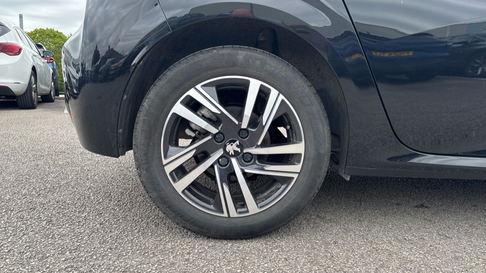 Peugeot 208 1.2 PureTech 100 Allure Premium 5dr EAT8 Petrol Hatchback - Image 7