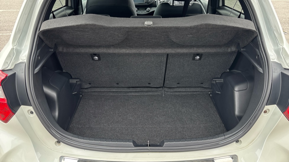 Toyota Yaris 1.5 Hybrid Excel 5dr CVT Hybrid Hatchback - Image 4