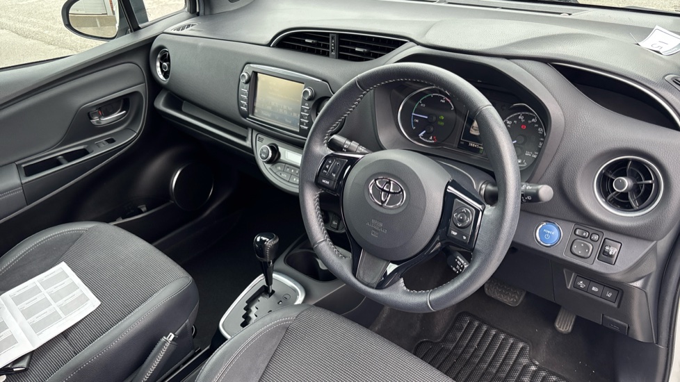 Toyota Yaris 1.5 Hybrid Excel 5dr CVT Hybrid Hatchback - Image 11
