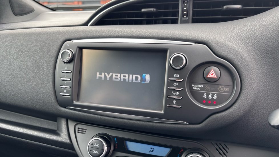 Toyota Yaris 1.5 Hybrid Excel 5dr CVT Hybrid Hatchback - Image 14