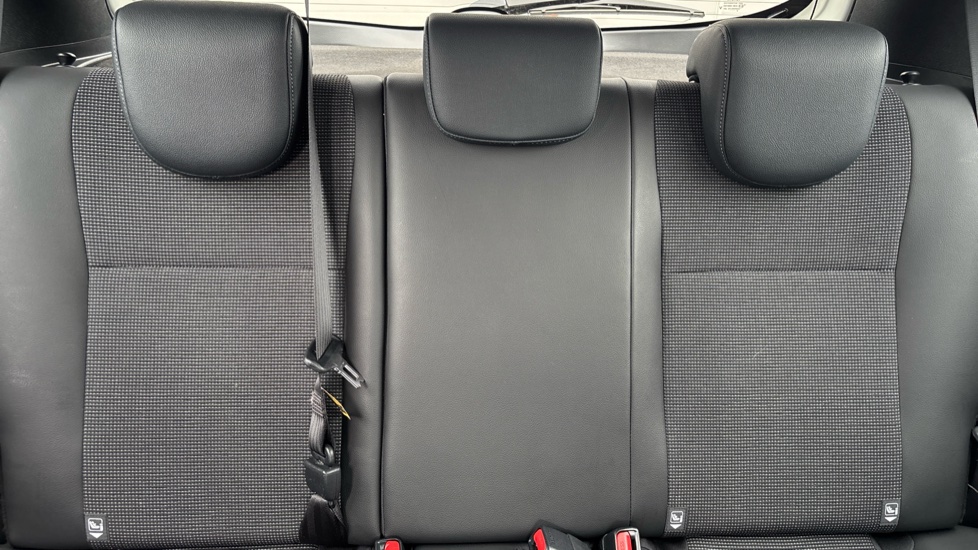 Toyota Yaris 1.5 Hybrid Excel 5dr CVT Hybrid Hatchback - Image 15