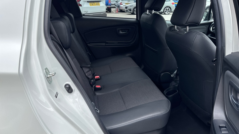 Toyota Yaris 1.5 Hybrid Excel 5dr CVT Hybrid Hatchback - Image 16