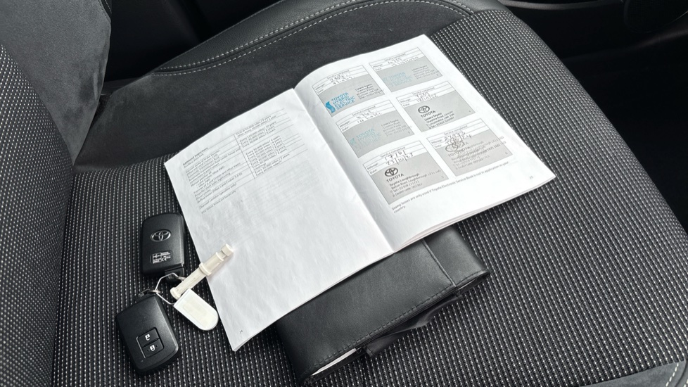 Toyota Yaris 1.5 Hybrid Excel 5dr CVT Hybrid Hatchback - Image 19