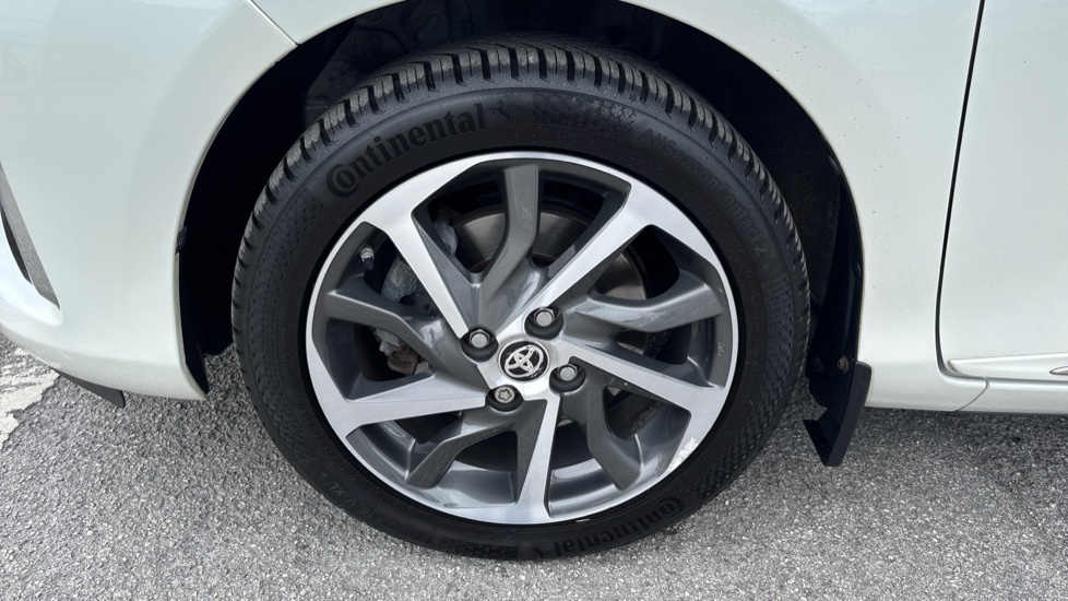 Toyota Yaris 1.5 Hybrid Excel 5dr CVT Hybrid Hatchback - Image 23