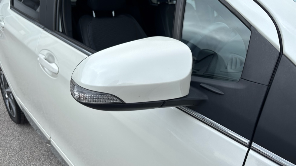 Toyota Yaris 1.5 Hybrid Excel 5dr CVT Hybrid Hatchback - Image 25