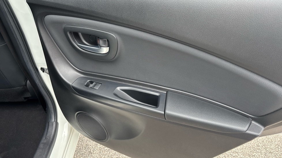 Toyota Yaris 1.5 Hybrid Excel 5dr CVT Hybrid Hatchback - Image 26