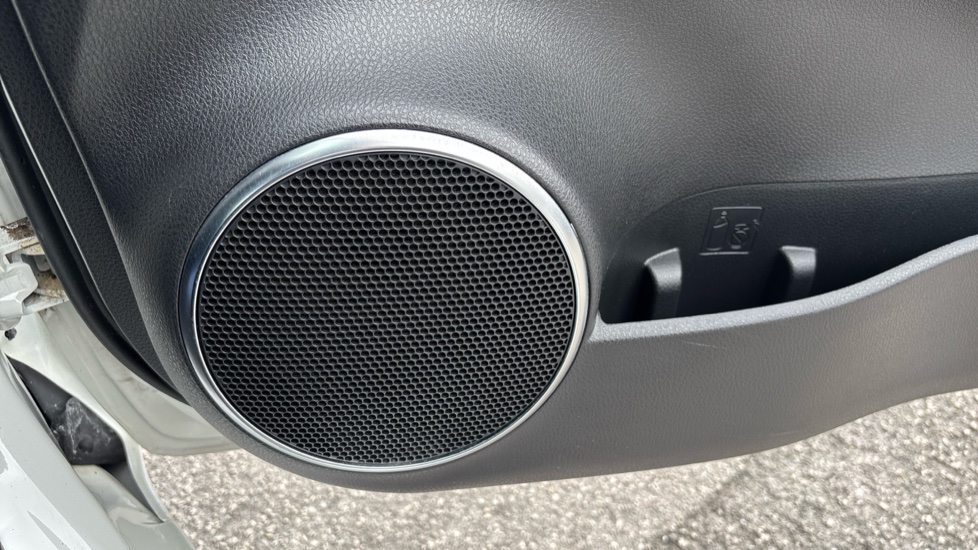 Toyota Yaris 1.5 Hybrid Excel 5dr CVT Hybrid Hatchback - Image 33