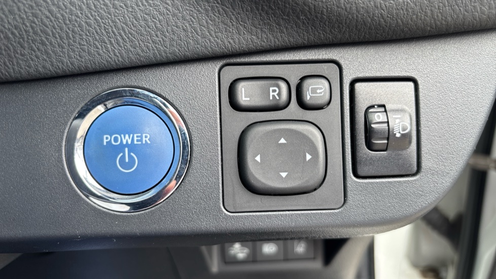 Toyota Yaris 1.5 Hybrid Excel 5dr CVT Hybrid Hatchback - Image 35