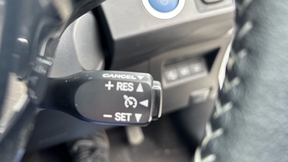 Toyota Yaris 1.5 Hybrid Excel 5dr CVT Hybrid Hatchback - Image 36