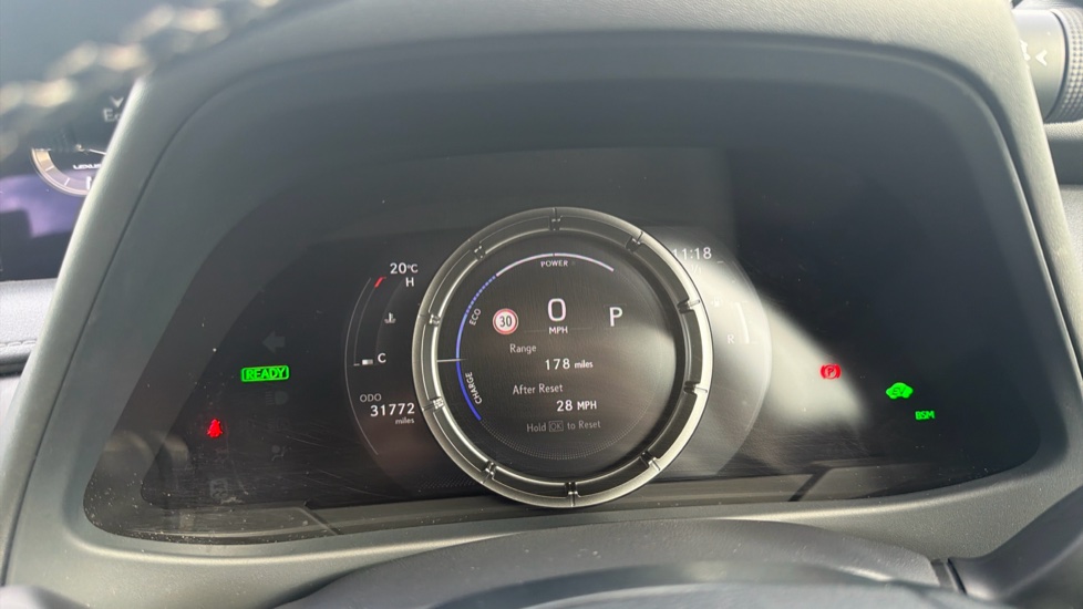 Lexus UX 250h 2.0 F-Sport 5dr CVT [Nav] Hybrid Hatchback - Image 18