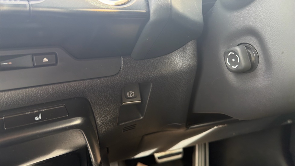 Lexus UX 250h 2.0 F-Sport 5dr CVT [Nav] Hybrid Hatchback - Image 28