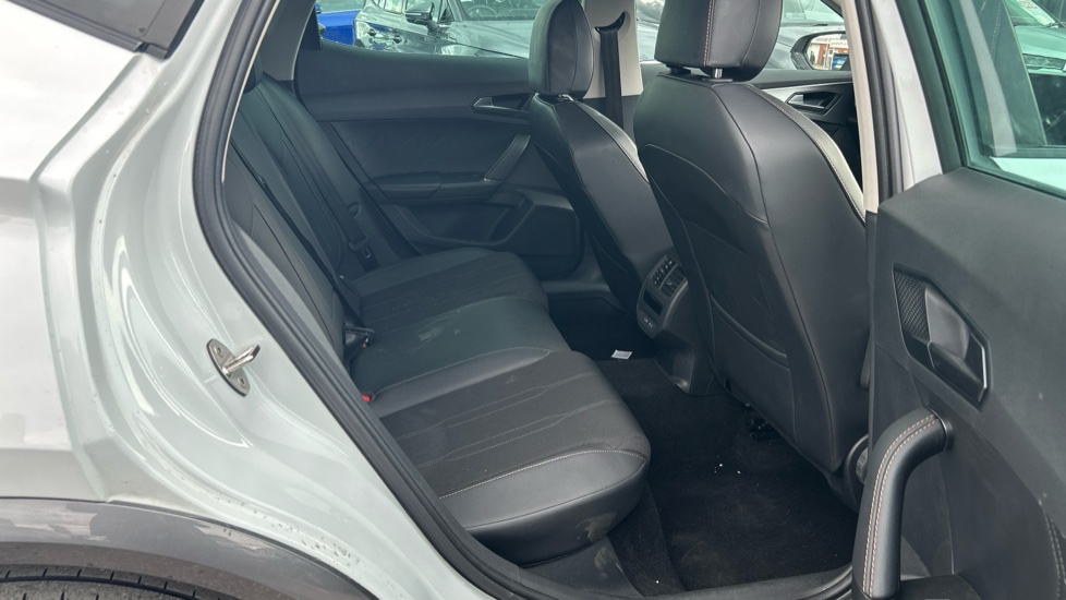 CUPRA Formentor 1.4 eHybrid 204 V1 5dr DSG Estate - Image 16