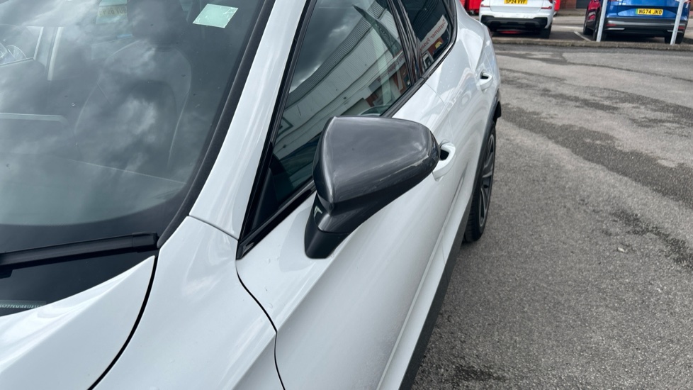 CUPRA Formentor 1.4 eHybrid 204 V1 5dr DSG Estate - Image 24