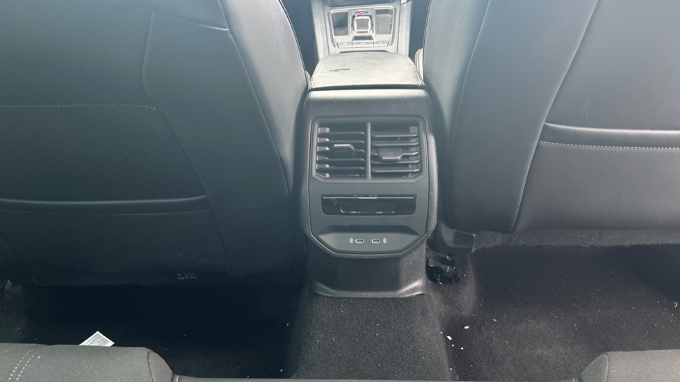 CUPRA Formentor 1.4 eHybrid 204 V1 5dr DSG Estate - Image 35