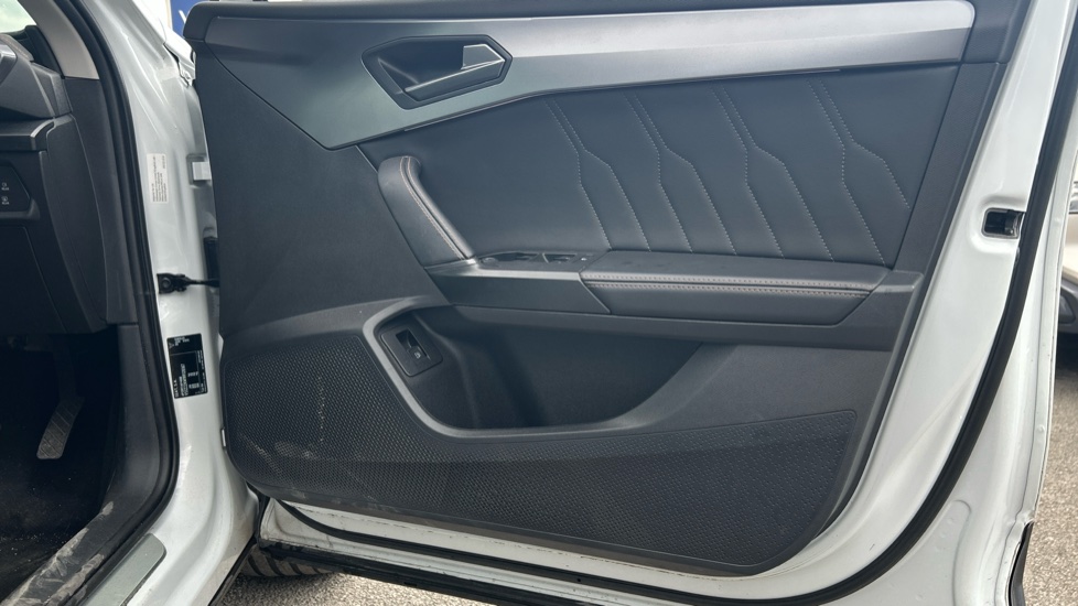 CUPRA Formentor 1.4 eHybrid 204 V1 5dr DSG Estate - Image 37