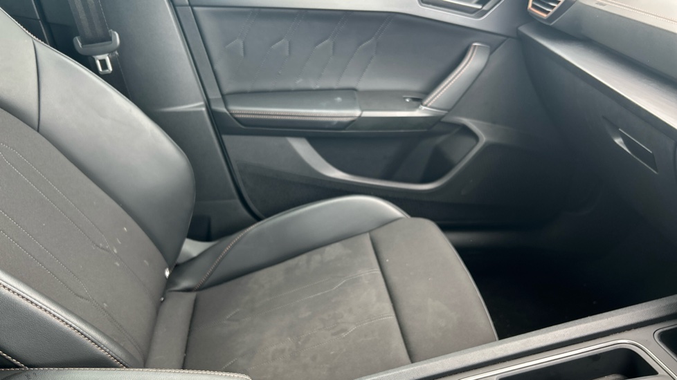 CUPRA Formentor 1.4 eHybrid 204 V1 5dr DSG Estate - Image 45