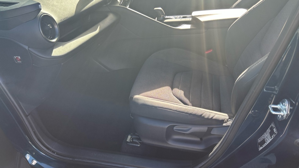 Toyota C-HR 1.8 Hybrid Excel 5dr CVT Hybrid Hatchback - Image 21