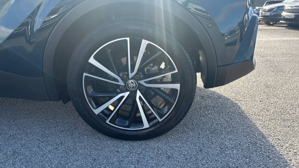 Toyota C-HR 1.8 Hybrid Excel 5dr CVT Hybrid Hatchback - Image 25