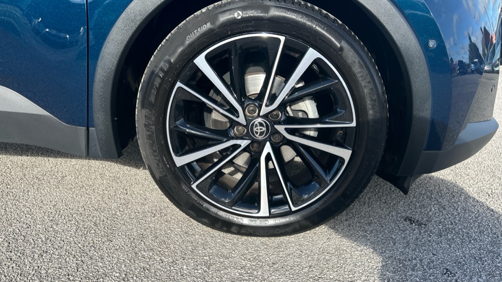 Toyota C-HR 1.8 Hybrid Excel 5dr CVT Hybrid Hatchback - Image 27