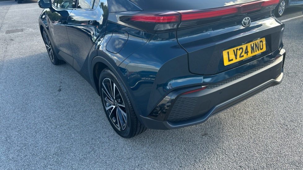 Toyota C-HR 1.8 Hybrid Excel 5dr CVT Hybrid Hatchback - Image 31