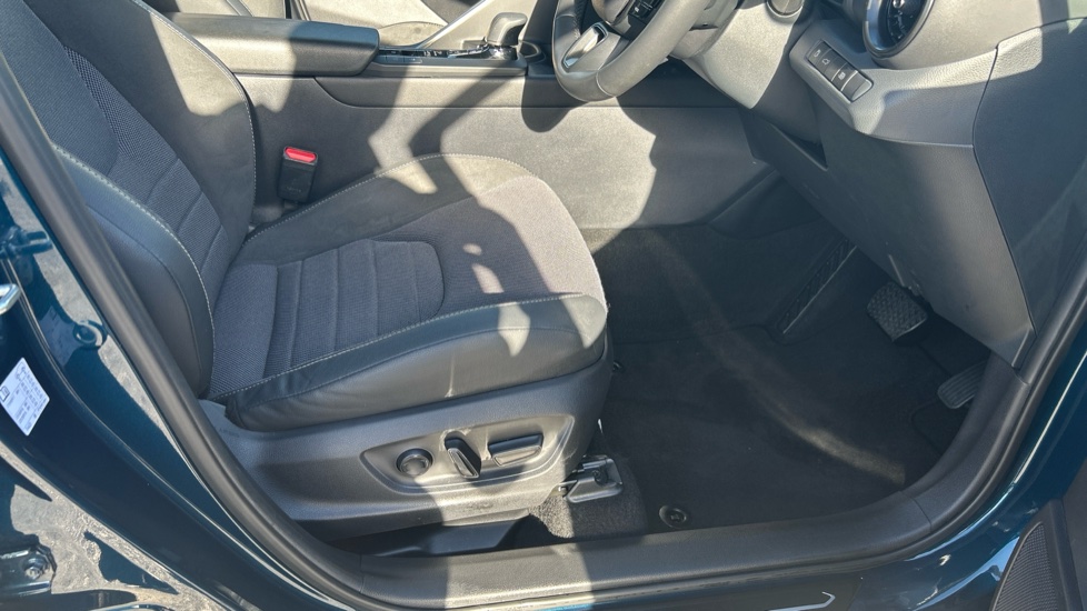 Toyota C-HR 1.8 Hybrid Excel 5dr CVT Hybrid Hatchback - Image 39