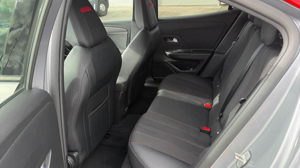 Vauxhall Mokka 100kW SRi Premium 50kWh 5dr Auto Electric Hatchback - Image 16