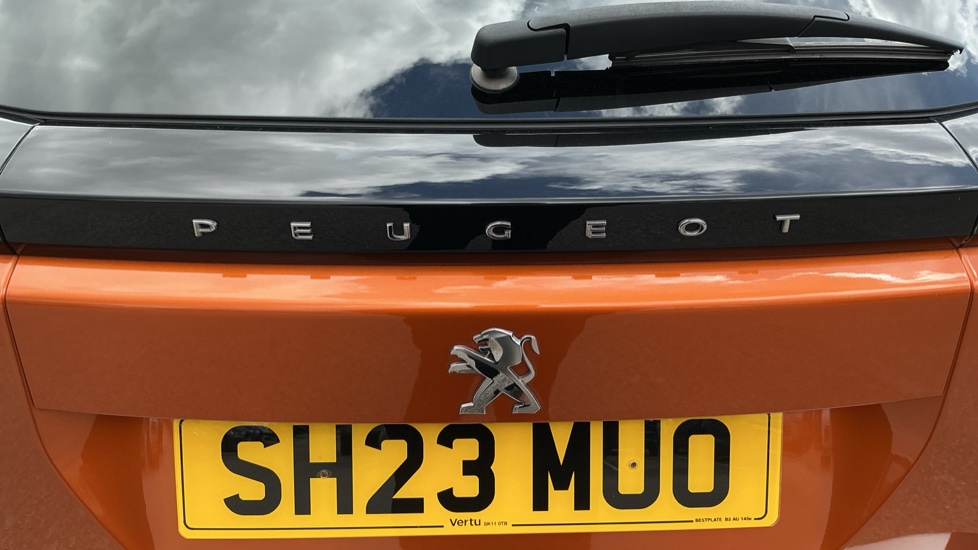 Peugeot 2008 1.2 PureTech Active Premium+ 5dr Petrol Estate - Image 8