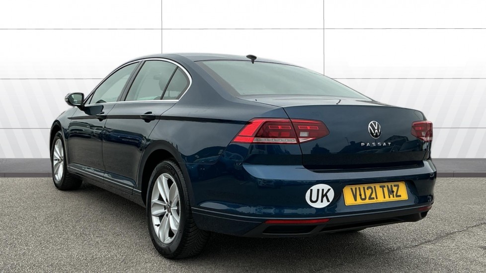 Volkswagen Passat 2.0 TDI EVO SCR SE Nav 4dr Diesel Saloon - Image 2