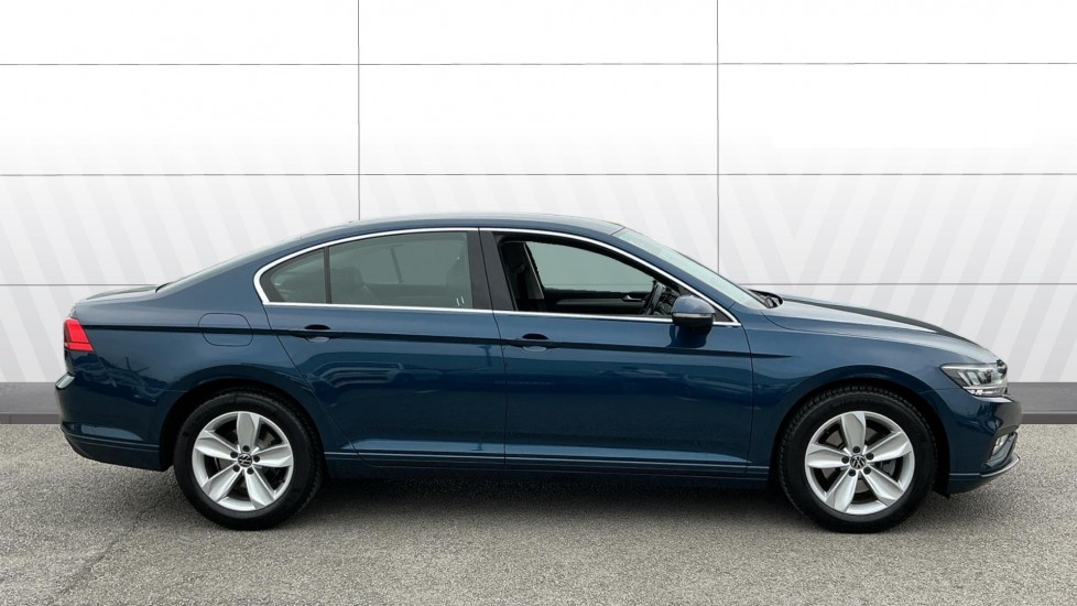 Volkswagen Passat 2.0 TDI EVO SCR SE Nav 4dr Diesel Saloon - Image 5