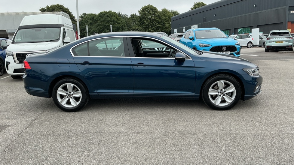 Volkswagen Passat 2.0 TDI EVO SCR SE Nav 4dr Diesel Saloon - Image 22