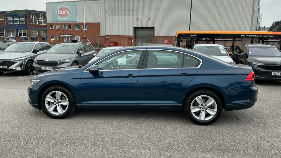 Volkswagen Passat 2.0 TDI EVO SCR SE Nav 4dr Diesel Saloon - Image 26