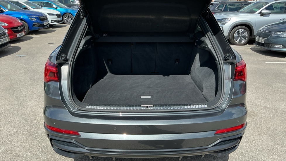 Audi Q3 35 TFSI S Line 5dr S Tronic Petrol Estate - Image 4