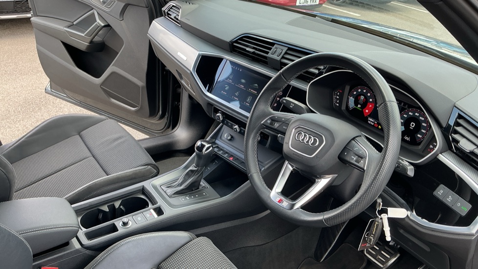 Audi Q3 35 TFSI S Line 5dr S Tronic Petrol Estate - Image 14