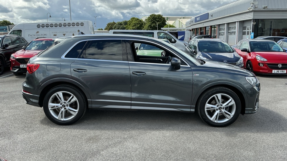 Audi Q3 35 TFSI S Line 5dr S Tronic Petrol Estate - Image 29