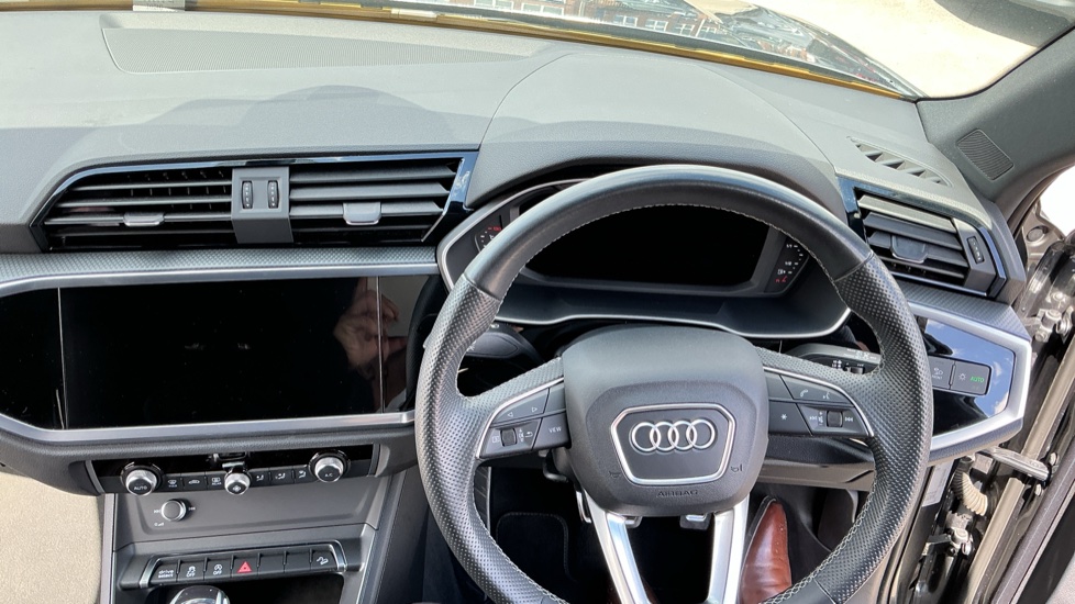 Audi Q3 35 TFSI S Line 5dr S Tronic Petrol Estate - Image 49