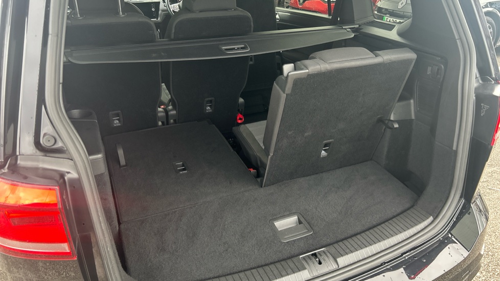 Volkswagen Touran 1.5 TSI EVO R-Line 5dr DSG Petrol Estate - Image 4