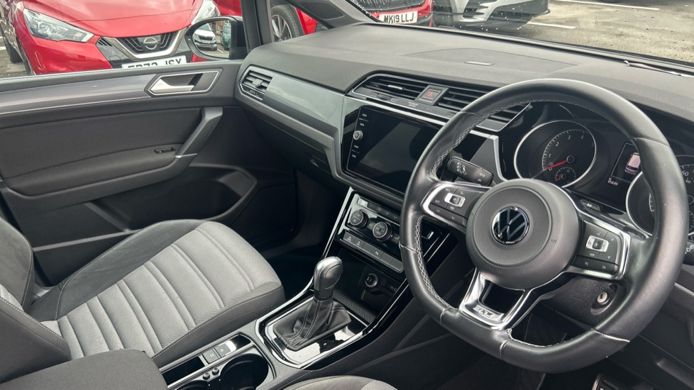 Volkswagen Touran 1.5 TSI EVO R-Line 5dr DSG Petrol Estate - Image 11